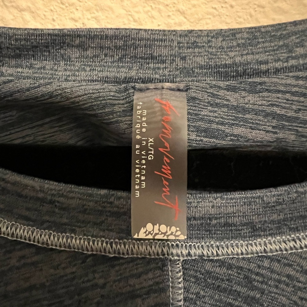 #396 NWT Free People Movement Right On Run Long Sleeve blue XL - Picture 6 of 7